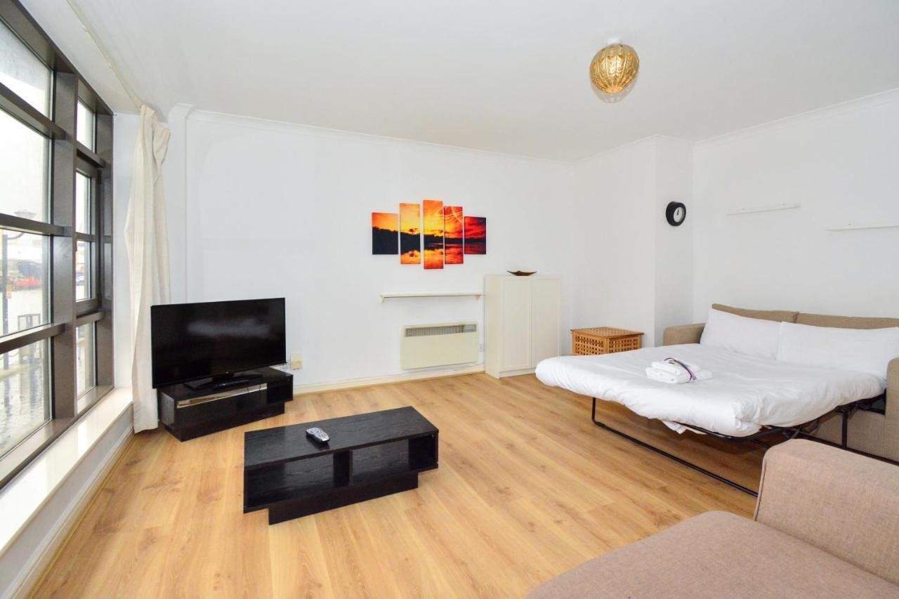 Apartment Wharf - Meridian Place Баркінг Екстер'єр фото